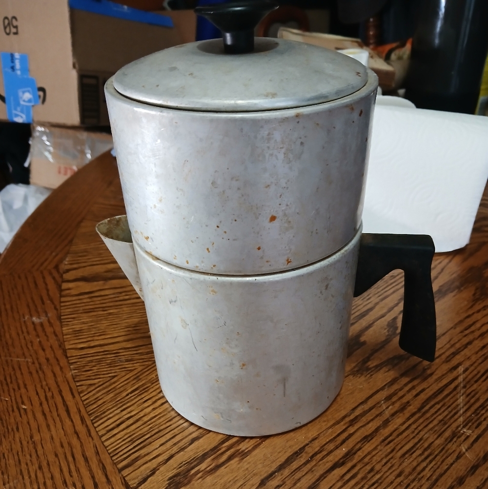 Mirro. 1950's Antique Coffee Maker Aluminum, 8 In.height, 5 In. Diameter/width